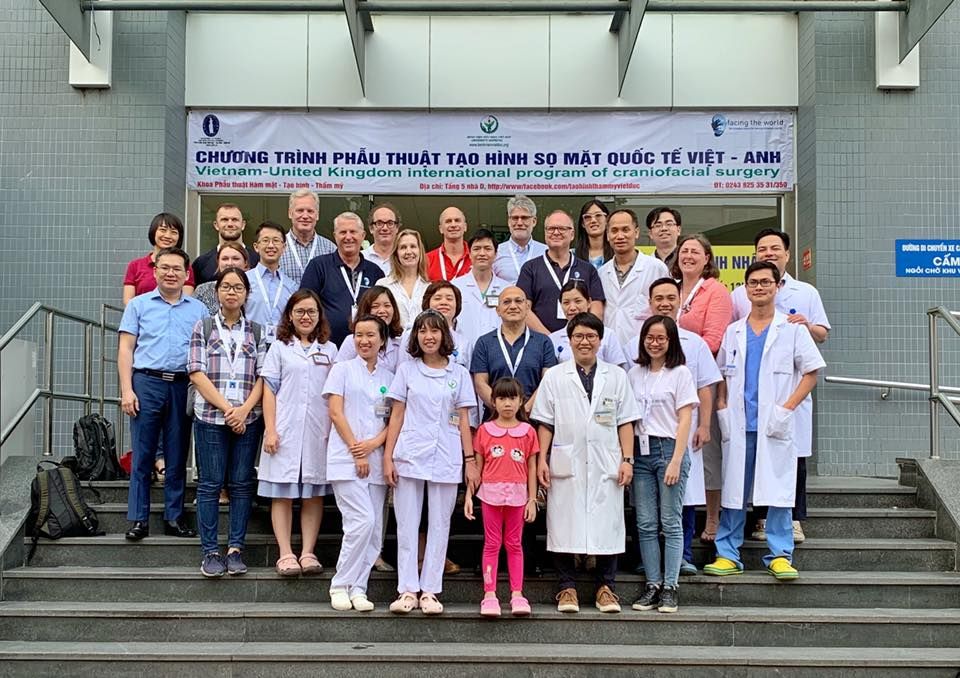 “Tuần lễ phẫu thuật tạo hình sọ mặt” với các chuyên gia hàng đầu đến từ Anh quốc - Bệnh viện Việt Đức