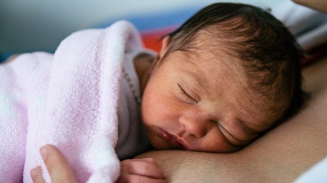 Để hiểu bé yêu: Ngôn ngữ cơ thể của trẻ sinh non - Bệnh viện nhi Trung Ương