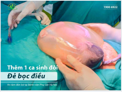 Bọc này ấm lắm, con chưa muốn chui ra đâu bác sĩ ơiiii