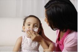 Cảnh báo bệnh tiềm ẩn khi trẻ bị chảy máu mũi một bên