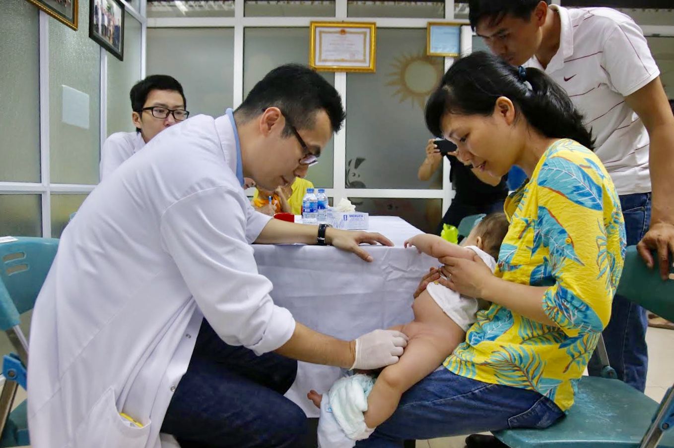 90% trẻ em nhỏ có thể hẹp bao quy đầu sinh lý, con bạn có bị hẹp không - bệnh viện Việt Đức