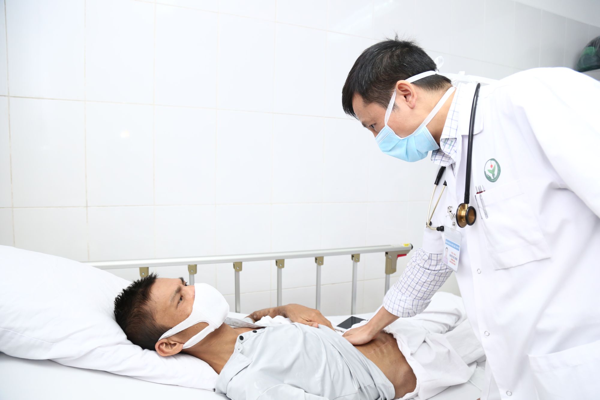 Phù, tiểu ít và tăng cân: Những biểu hiện của hội chứng thận hư nguyên phát - Bệnh viện Việt Đức