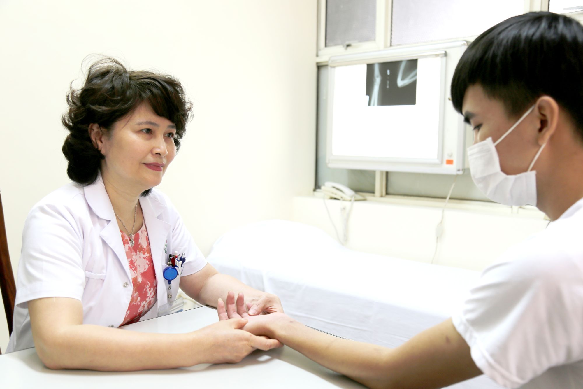 Phục hồi chức năng cho Người bệnh bị gãy xương - Bệnh Viện Việt Đức