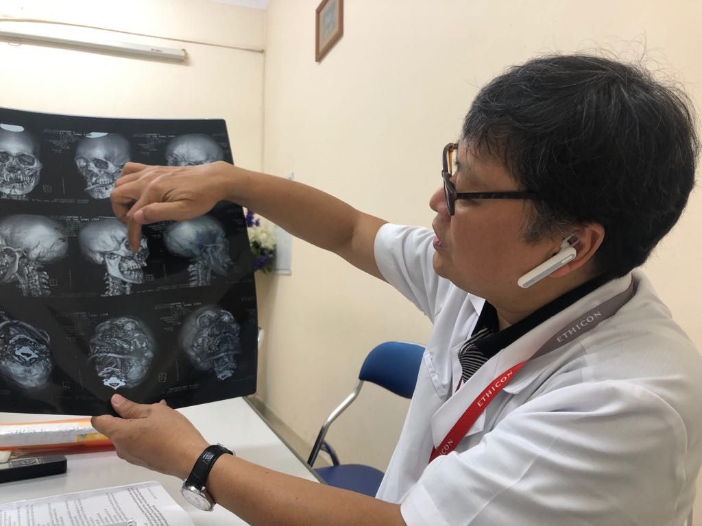 Hà Nội: Bệnh nhân ảo giác giật tóc, “lên gối” đánh nữ điều dưỡng mang bầu 4 tháng - Bệnh viện Việt Đức