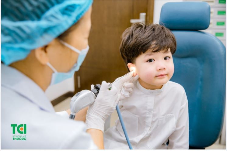 NHẬN BIẾT SỚM VIÊM TAI GIỮA Ở TRẺ
