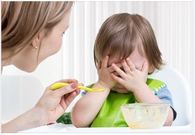 TRẺ 6 THÁNG BIẾNG ĂN: NGUYÊN NHÂN VÀ CÁCH GIÚP CON ĂN NGON TRỞ LẠI