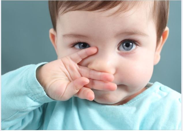MÀU NƯỚC MŨI Ở TRẺ NÓI LÊN ĐIỀU GÌ?
