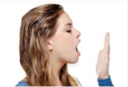 VIÊM HỌNG HẠT GÂY HÔI MIỆNG PHẢI LÀM THẾ NÀO?
