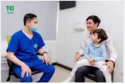 NHẬN BIẾT DẤU HIỆU, ĐIỀU TRỊ SỚM BỆNH LÝ TAY CHÂN MIỆNG Ở TRẺ