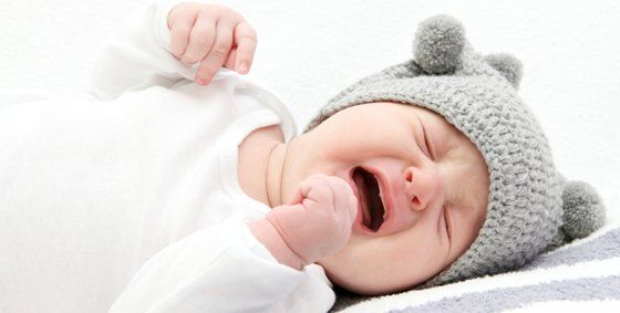 Làm thế nào khi con mới sinh khóc dạ đề?