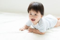Dấu hiệu cảnh báo trẻ chậm biết đi