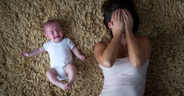 Mới sinh con đã cảm thấy suy sụp: Cảnh giác trầm cảm sau sinh