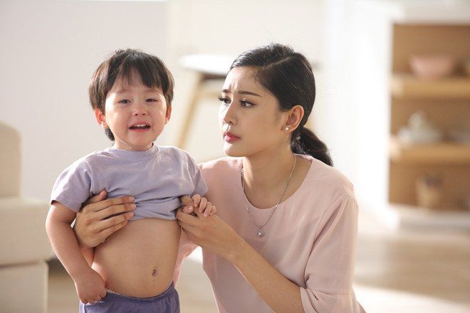 Dấu hiệu phát hiện cong vẹo dị tật cột sống bẩm sinh