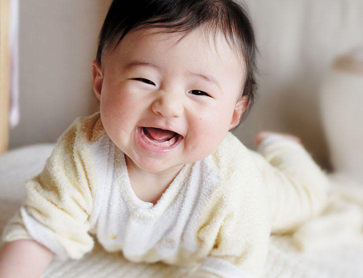 Trẻ 16 tháng tuổi: Phát triển thể chất, vận động, nhận thức và cảm xúc