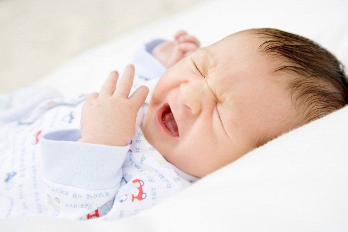 Nguyên nhân gây sốt ở trẻ sơ sinh?