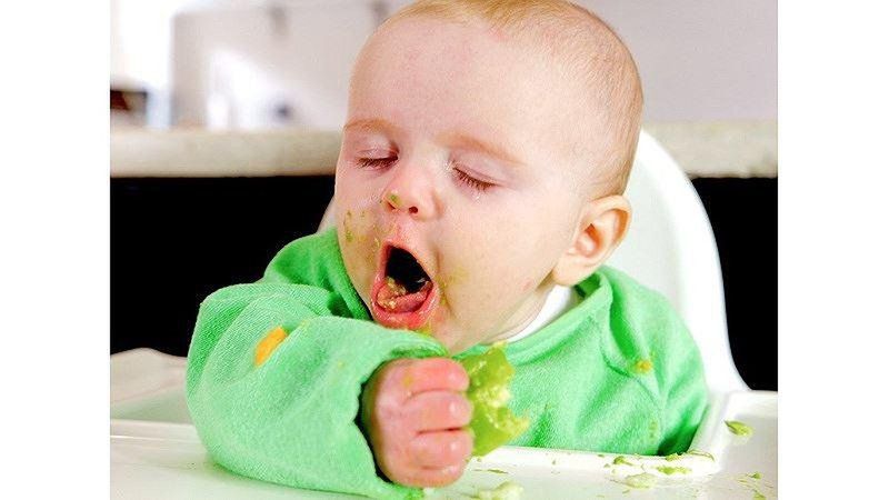 Xử trí khi trẻ sặc bột, cháo