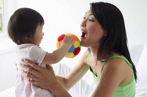 Khi nào trẻ bắt đầu tập nói?