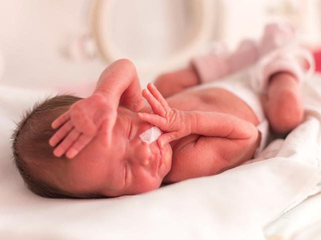 Trẻ sinh non: Tuổi thai quyết định cấp độ điều trị