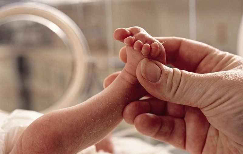 Nuôi dưỡng tĩnh mạch ở trẻ sơ sinh sinh non