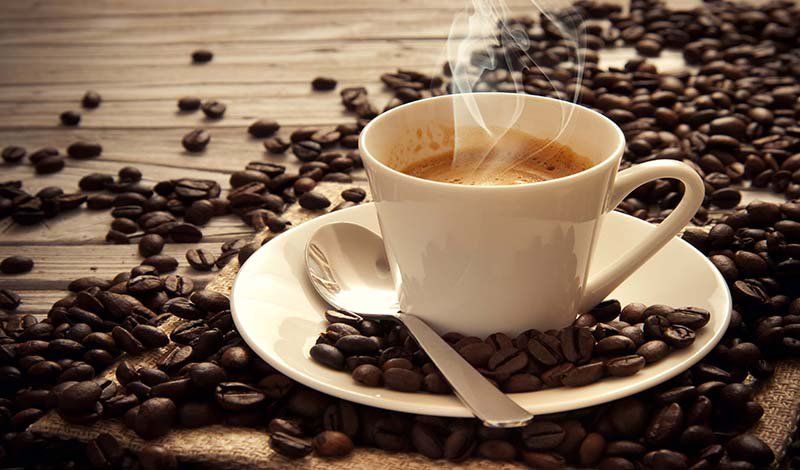 Mẹ cho con bú có nên sử dụng caffeine