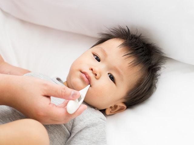 Hướng dẫn chăm sóc trẻ bị sốt