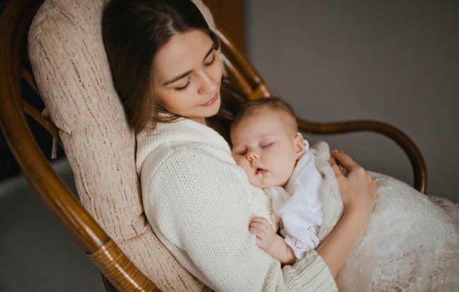 Dấu hiệu bé sơ sinh bị đầy hơi