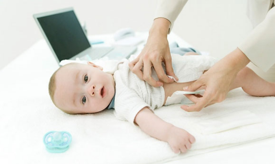 12 lý do tại sao khiến bé khóc và làm thế nào để làm dịu chúng?