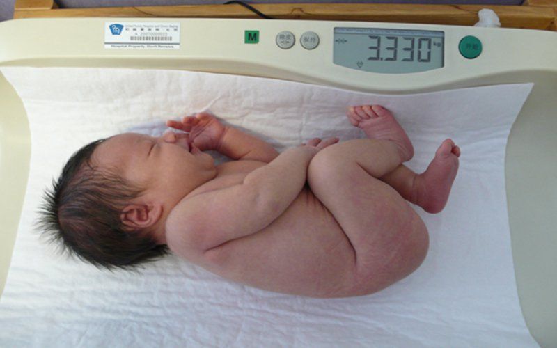 Biểu đồ tăng trưởng và cân nặng trung bình cho trẻ sơ sinh, trẻ mới biết đi