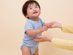 Sự phát triển của trẻ 47 tuần tuổi sau sinh