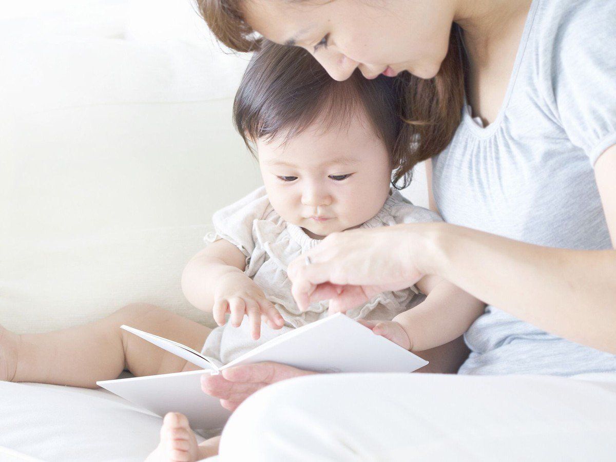Sự phát triển của trẻ 46 tuần tuổi sau sinh