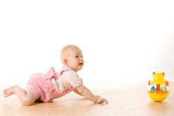 Trẻ 7 tháng tuổi: Chế độ dinh dưỡng và chăm sóc răng miệng
