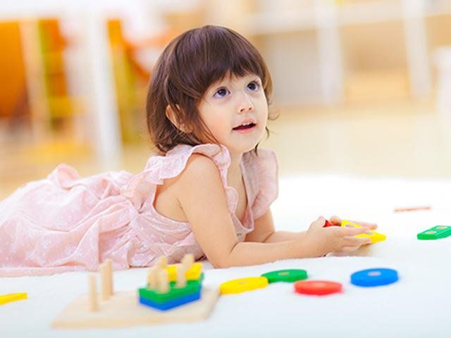 Sự phát triển ngôn ngữ và nhận thức của trẻ 24 tháng tuổi