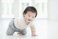 Sự phát triển của trẻ 46 tuần tuổi sau sinh