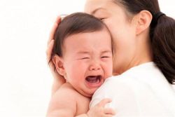 Các dấu hiệu cảnh báo vấn đề thính giác ở trẻ từ 12 đến 36 tháng tuổi