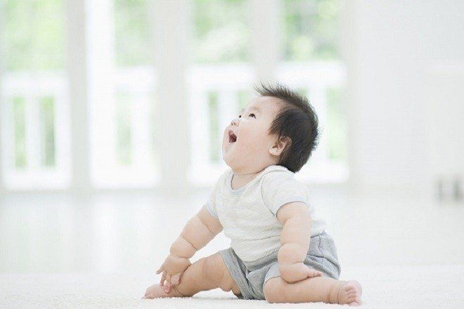 Các dấu hiệu cảnh báo vấn đề thính giác ở trẻ từ 12 đến 36 tháng tuổi