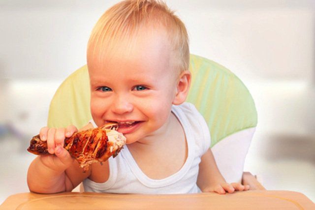 Trẻ 2-4 tuổi kén ăn: Phải làm thế nào?