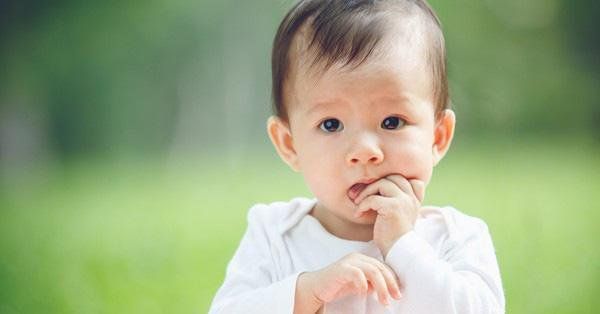 7 thói quen đáng lo ngại của trẻ mới biết đi