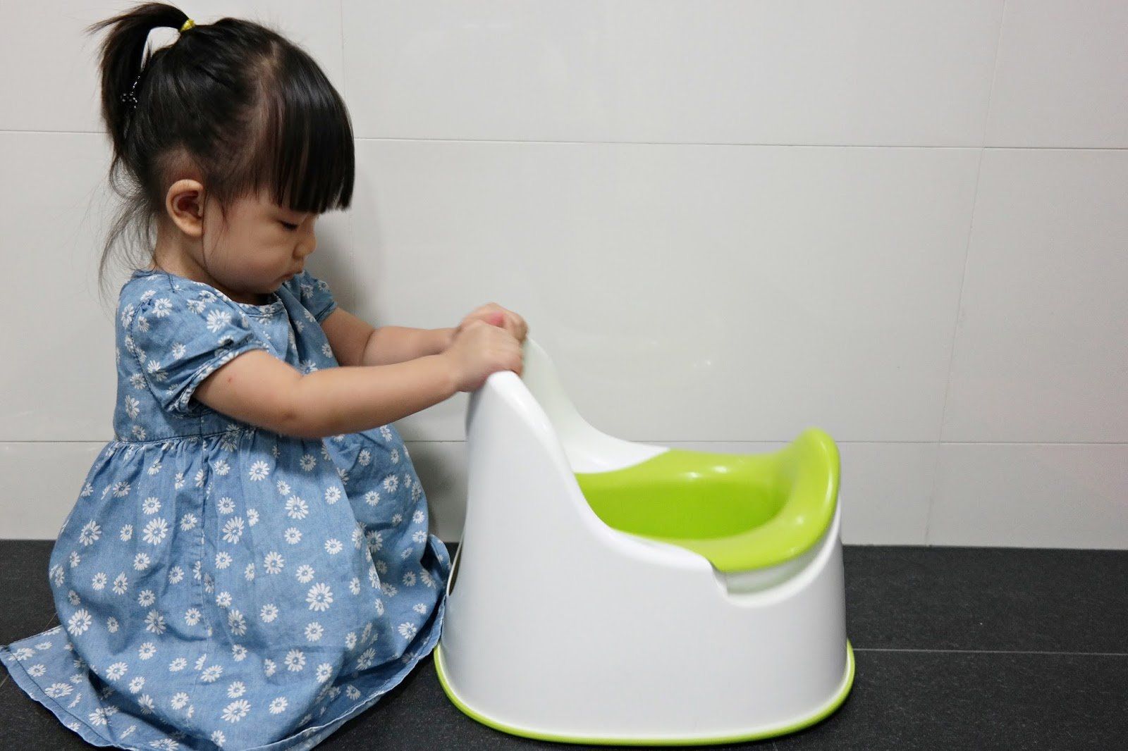 Các bước tập cho bé tự đi vệ sinh