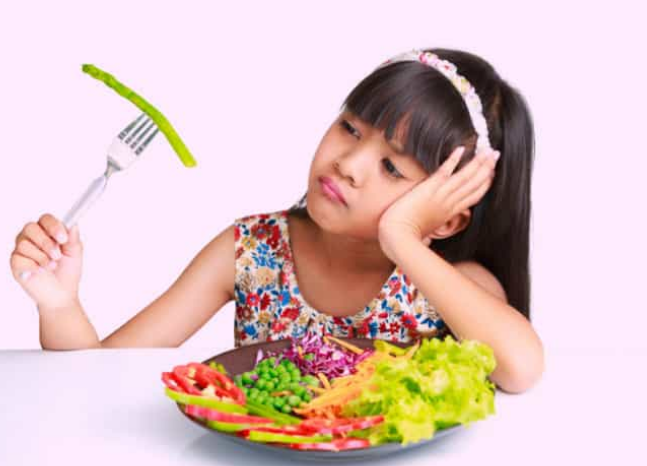 Trẻ 2-4 tuổi kén ăn: Phải làm thế nào?