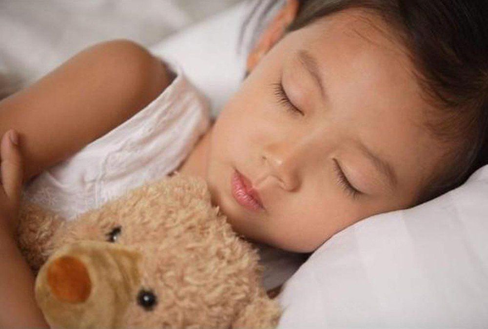 Đối phó với việc trẻ thường vào phòng cha mẹ lúc đêm muộn