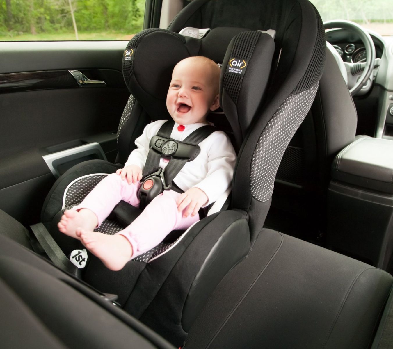 Lựa chọn ghế trên ô tô an toàn cho trẻ