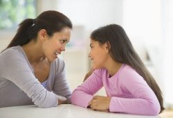 Khi con gái bạn 15 tuổi: Những điều bạn và bé cần biết