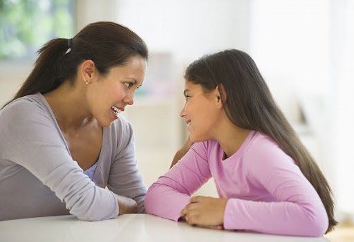 Khi con gái bạn 15 tuổi: Những điều bạn và bé cần biết