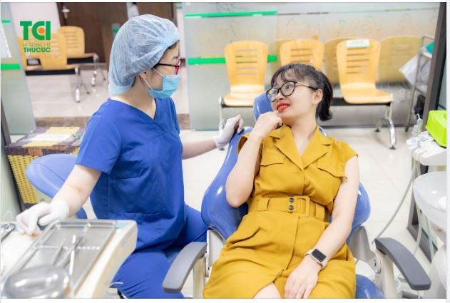 CÓ PHẢI AI CŨNG CÓ THỂ PHỤC HỒI CỔ RĂNG BẰNG COMPOSITE?