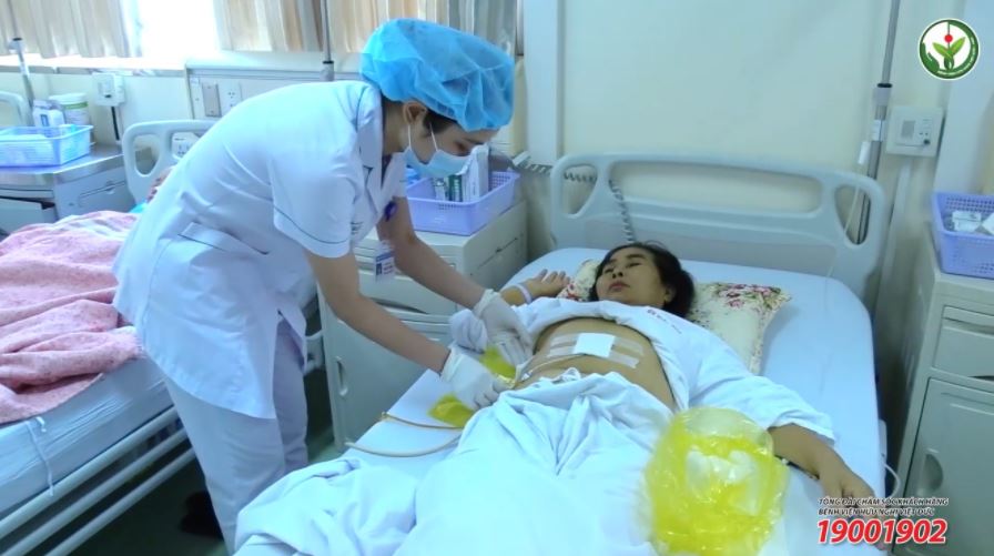Bệnh viện Hữu nghị Việt Đức: Chăm sóc người bệnh sau phẫu thuật