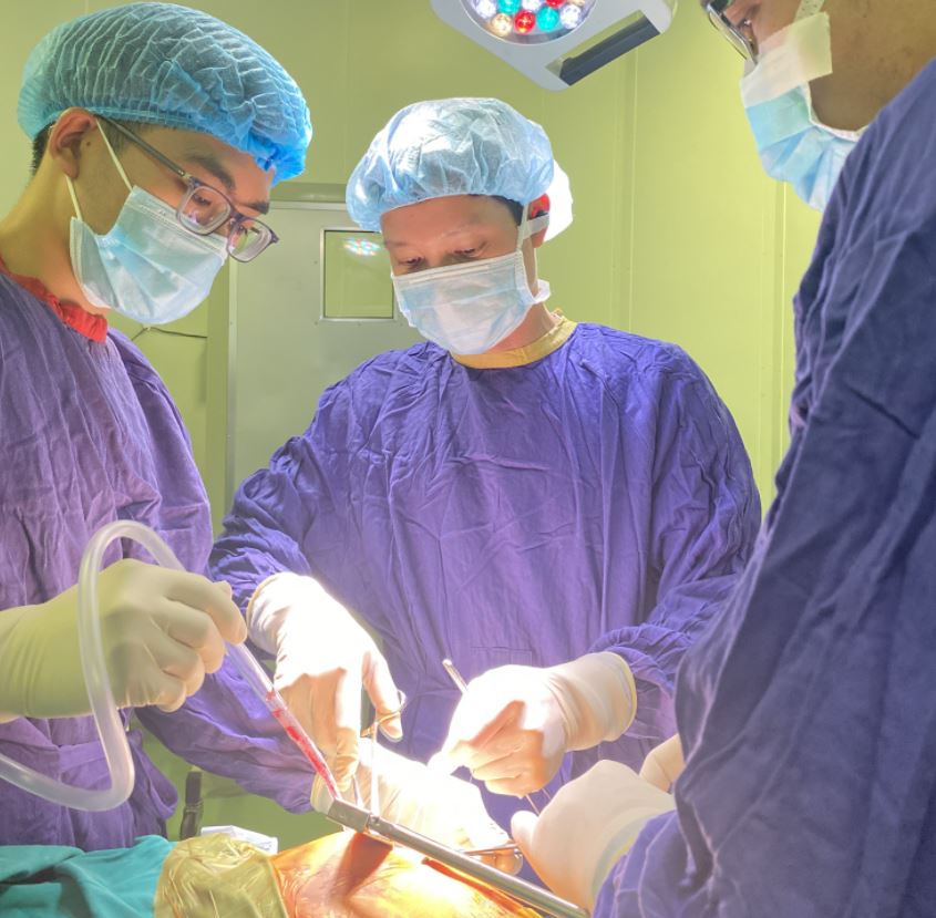 Điều kỳ diệu sau 30 năm sống chung với căn bệnh viêm cột sống dính khớp - Bệnh viện Việt Đức