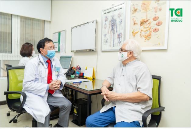 Dấu hiệu nhận biết liên quan đến bệnh tim mạch ở người cao tuổi