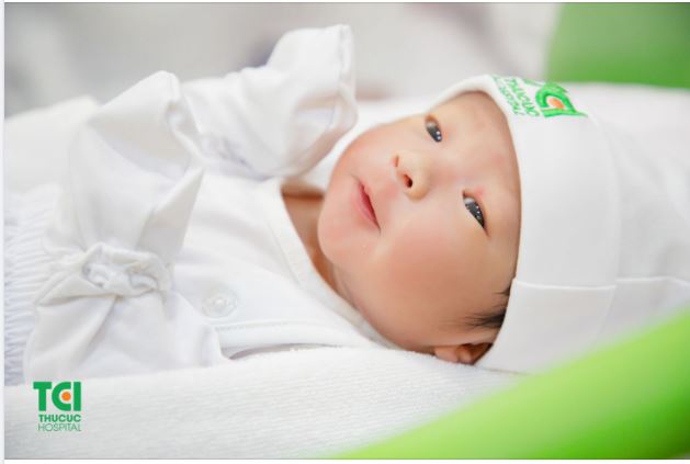 5 cách hạ sốt cho trẻ sơ sinh tại nhà mọi bà mẹ đều có thể làm