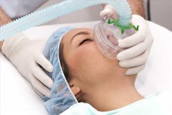 Tiêm thuốc tê điều trị răng, nhân viên y tế rơi vào nguy kịch - Bệnh viện Bạch Mai