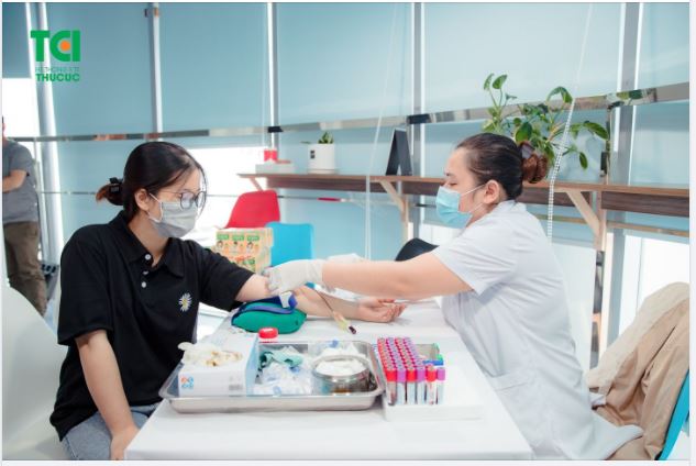 4 thói quen xấu khiến dân văn phòng dễ mắc máu nhiễm mỡ
